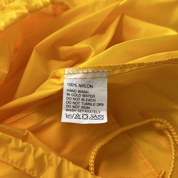 Packable Wind Breaker - Size Medium - Picture 5 of 14